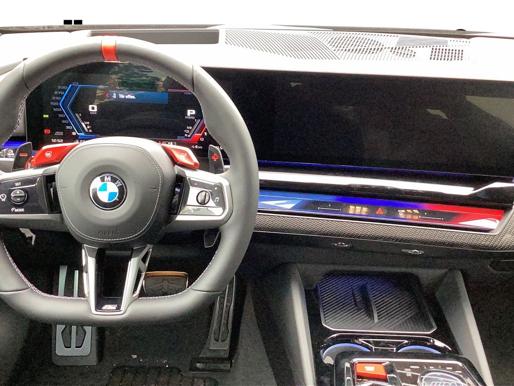BMW M5 SEDAN | NOVÝ MODEL | SKLADEM | V8 biturbo hybrid 727 koní | sportovní sedan | luxusní interier | černá sapphire metalíza | černá kůže | skvělá výbava | nové německé auto na dovoz | nákup online | AUTOiBUY.com